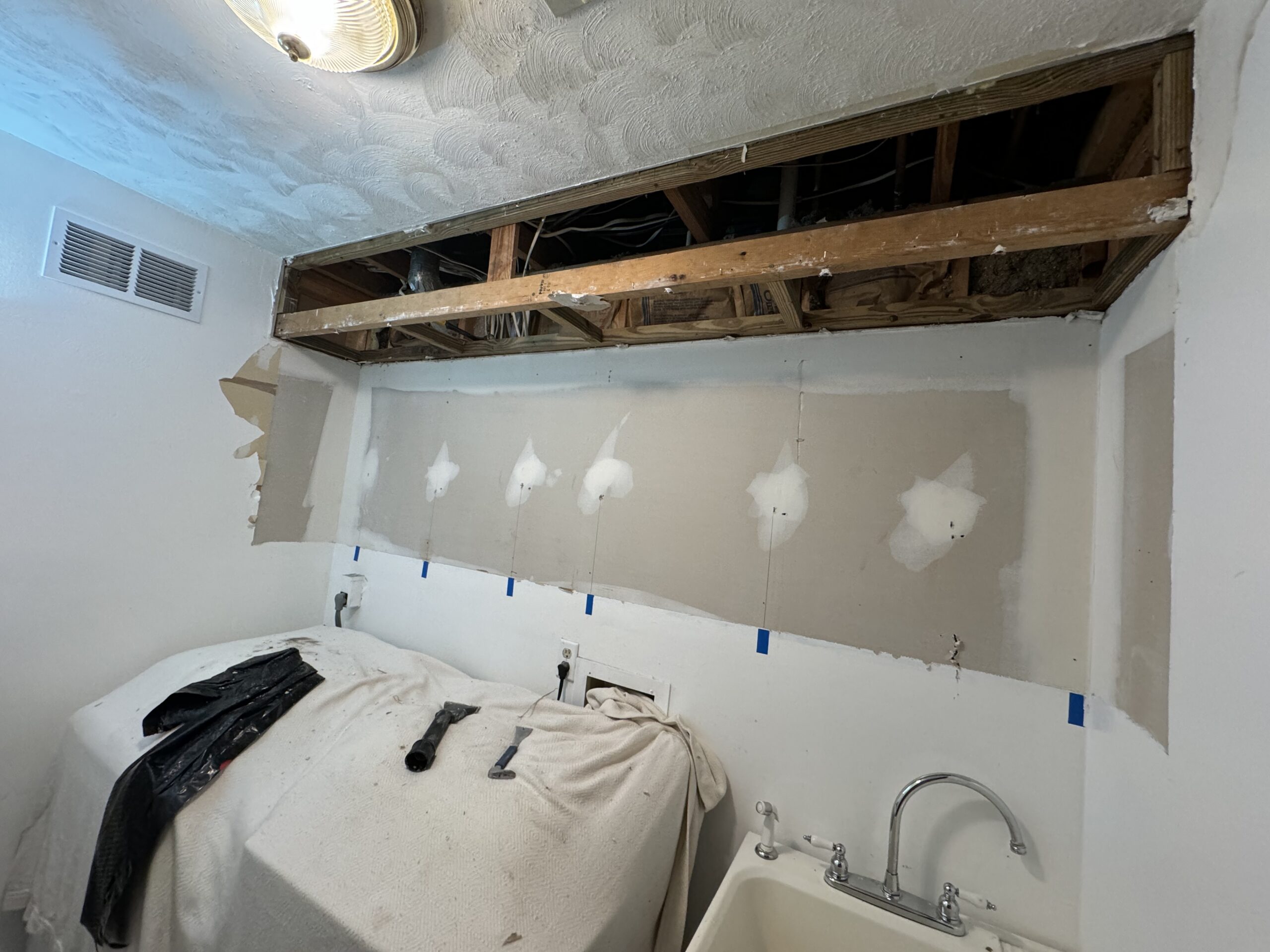 2025 10 09 pontevedra installcabinets before scaled