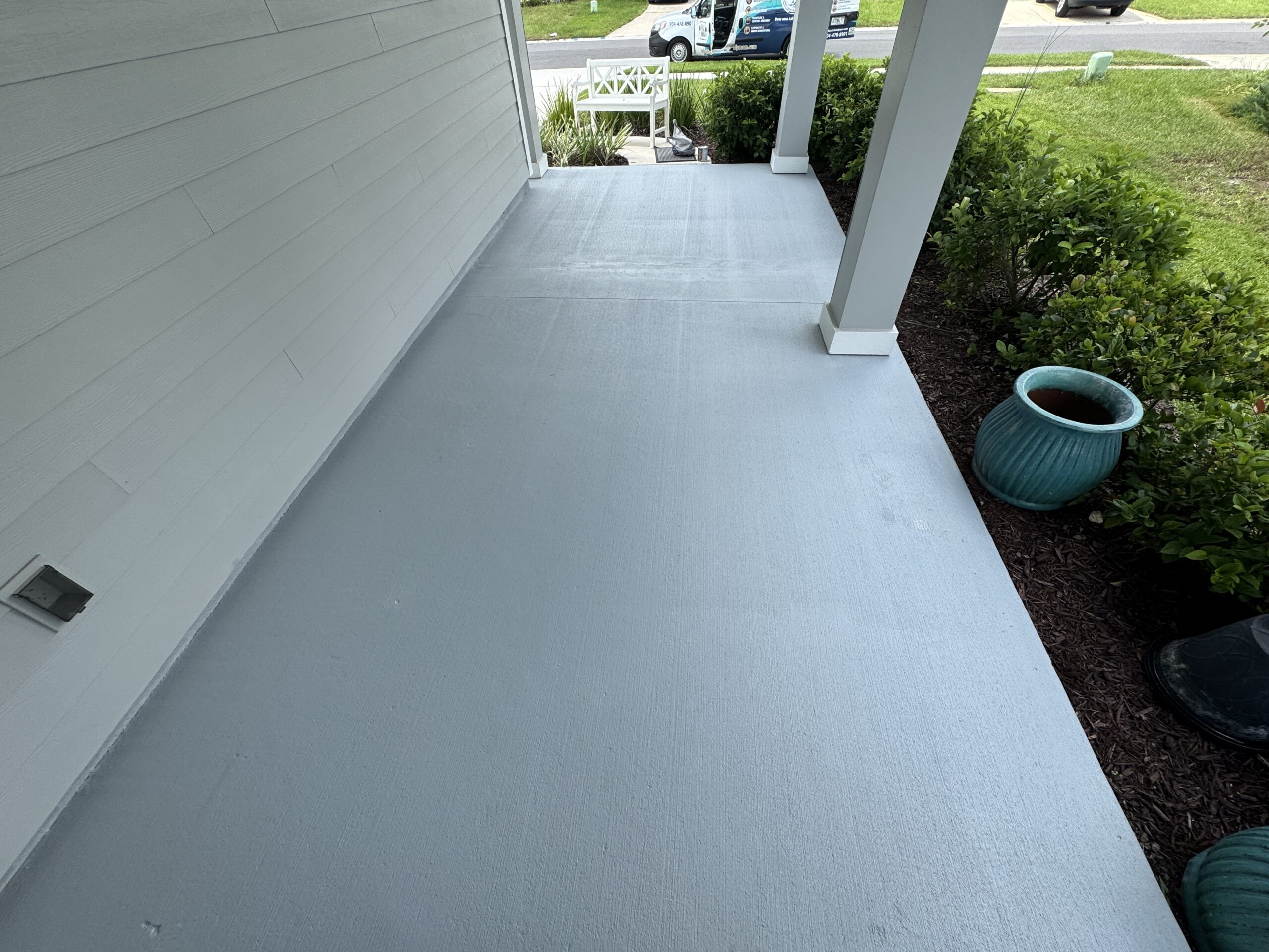 Even, crack-free finish on a Nocatee patio after painting and sealing